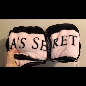 Victori secret blanket